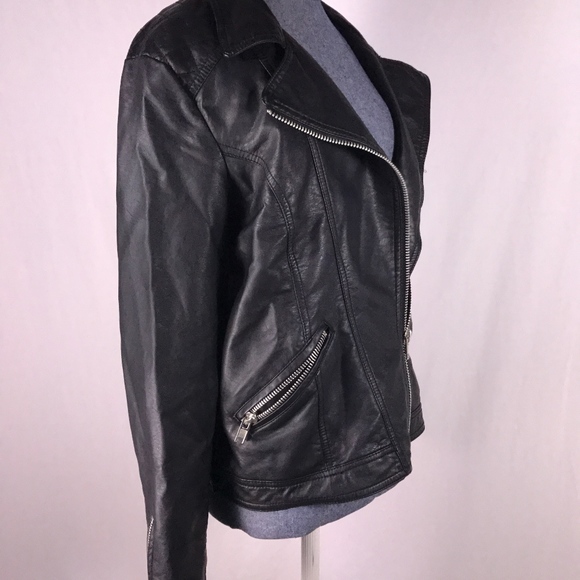 Forever 21 Size M  Black Jacket Vegan Leather - Picture 5 of 8